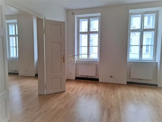 Mietkaufmodell mit verbindlichem Erwerb - 2 Zimmer Wohnung mit Biedermeier-Charme im generalsanierten Biedermeierhaus - Titelbild