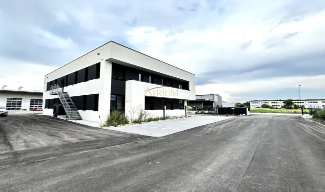 Fertigstellung nach Wunsch - Hochwertige Neubaubüros und Halle direkt bei der Autobahnauffahrt A2. - Bild