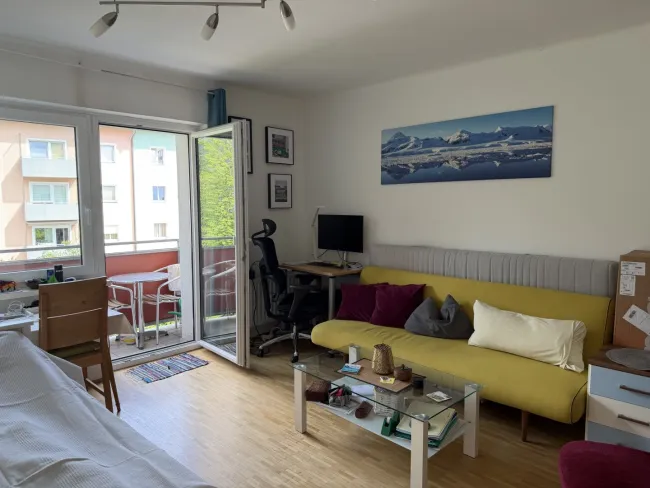 Gemütliche 1-Zimmer-Wohnung mit Balkon in Zentrumsnähe - Bild