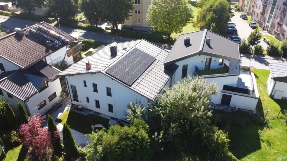 Moderne Dachgeschosswohnung im Dreiparteienhaus in zentrumsnaher Lage! - Bild