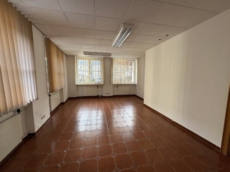 Attraktive Geschäftsfläche in sehr guter Lage in der Stadt Zell am See zu vermieten!