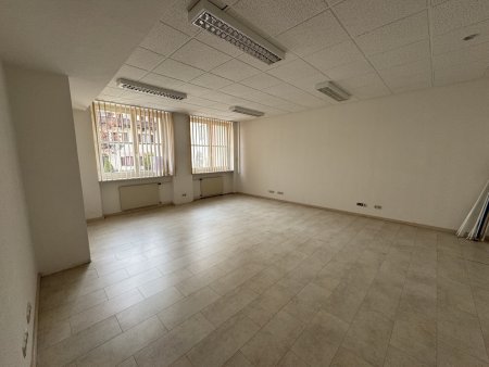 Attraktive Geschäftsfläche in sehr guter Lage in der Stadt Zell am See zu vermieten!