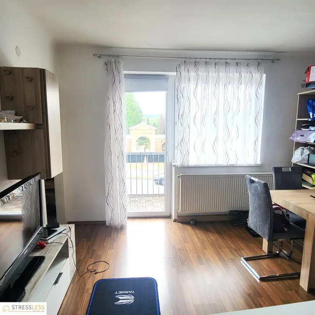 2-Zi-Wohnung mit Balkon in Korneuburg, teilrenoviert, inkl. Einbauküche! - Bild