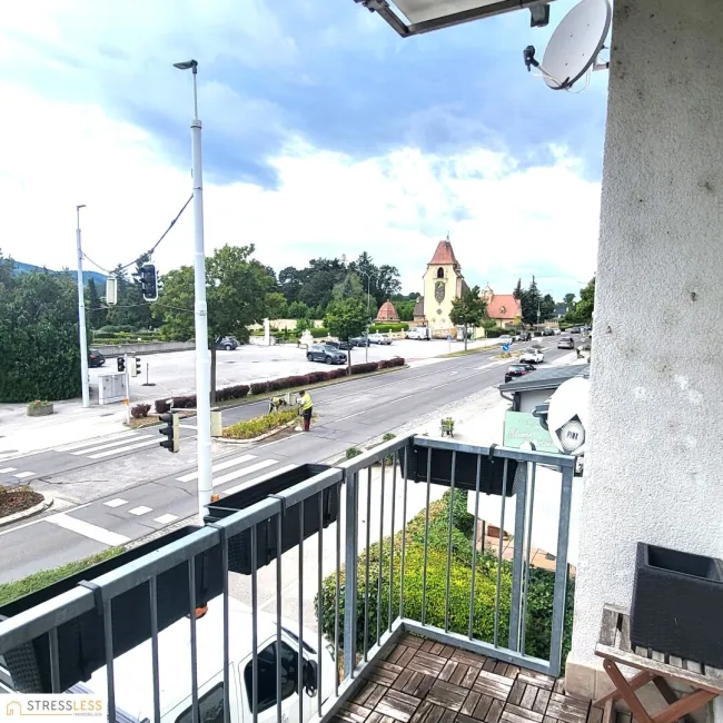 2-Zi-Wohnung mit Balkon in Korneuburg, teilrenoviert, inkl. Einbauküche! - Titelbild