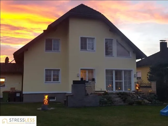 PROVISIONSFREI ! Voll unterkellertes, großzügiges Haus mit eigenem Pool und Grillplatz genießen! Urlaubsfeeling pur! - Bild