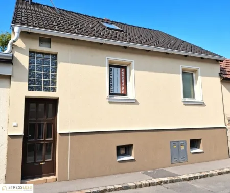 10 Minuten vor Wien! Einfamilienhaus mit kleiner Einliegerwohnung mit separatem Eingang!