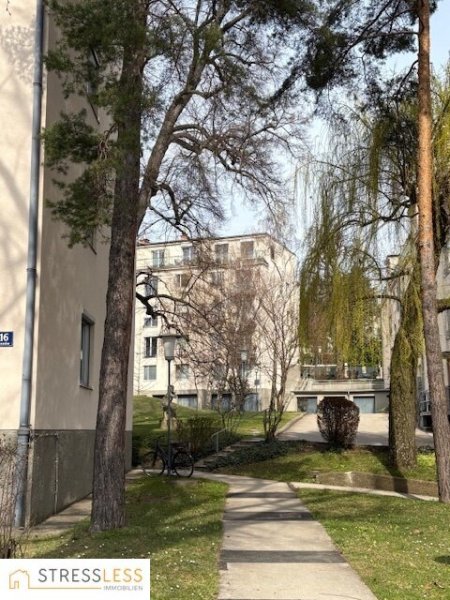Südseitige 4-Zimmerwohnung mit kleinem Balkon und eigener Garage in Grünruhelage des 17.Bezirk