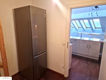 Außergewöhnliche 4 Zimmer-Maissonettewohnung mit Balkon UND Loggia