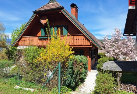 Schönes Griffnerhaus mit Wörtherseeblick in Ruhelage