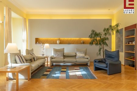 Moderne Altbauwohnung in der Innenstadt