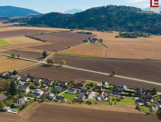 Mitten in Kärnten: Großzügiger Baugrund am Sonnenhang - Bild