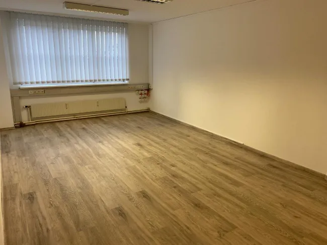 Büro 1