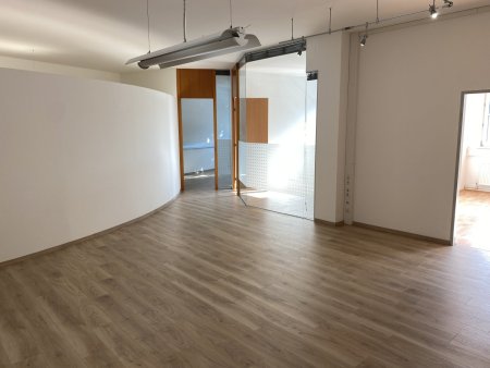 Sonnig, freundliches 6 Zimmer-Büro! Erstbezug nach Sanierung!