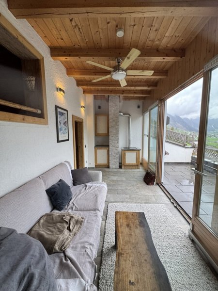 Traumhaftes Zweifamilienhaus im Zillertal: Alpines Wohnglück in erhabener Aussichtslage von Hainzenberg