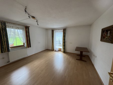 Traumhaftes Zweifamilienhaus im Zillertal: Alpines Wohnglück in erhabener Aussichtslage von Hainzenberg