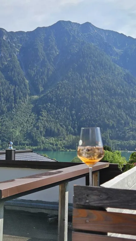 Seltene Perle zur Miete am Achensee: Ihr privater Ferien-Bungalow mit Panorama-Terrasse! - Bild
