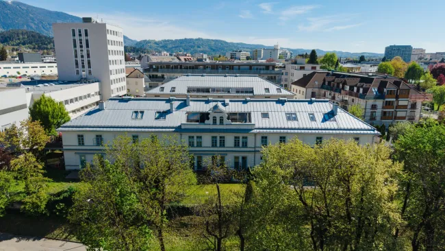 Ein Juwel über den Dächern von Villach – wo historische Architektur auf modernes Luxuswohnen und traumhafte Aussicht trifft - Bild