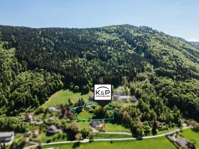 Einmaliges Baugrundstück mit Altbestand und seltener Freizeitwohnsitzwidmung – mit Seeblick am Ossiacher See - Bild