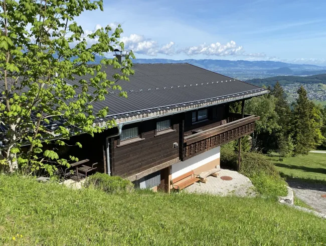 Charmantes Ferienhaus - 4 Zimmer & 2 Bäder mit Bodenseeblick - Titelbild