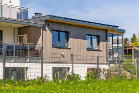 Neuwertige-Aufstockbare Doppelhaushälfte mit Wintergarten und Garage