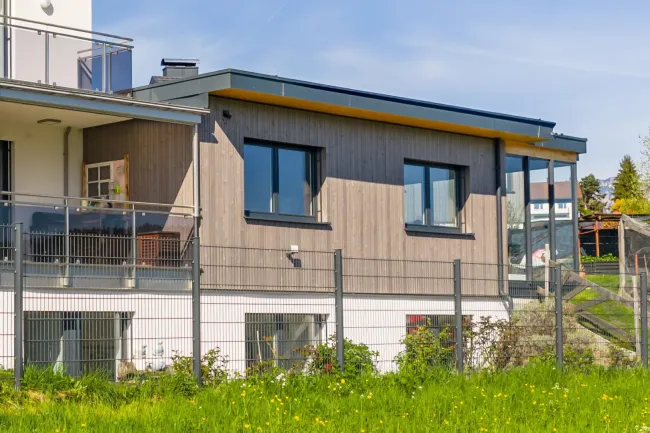 Neuwertige-Aufstockbare Doppelhaushälfte mit Wintergarten und Garage - Bild