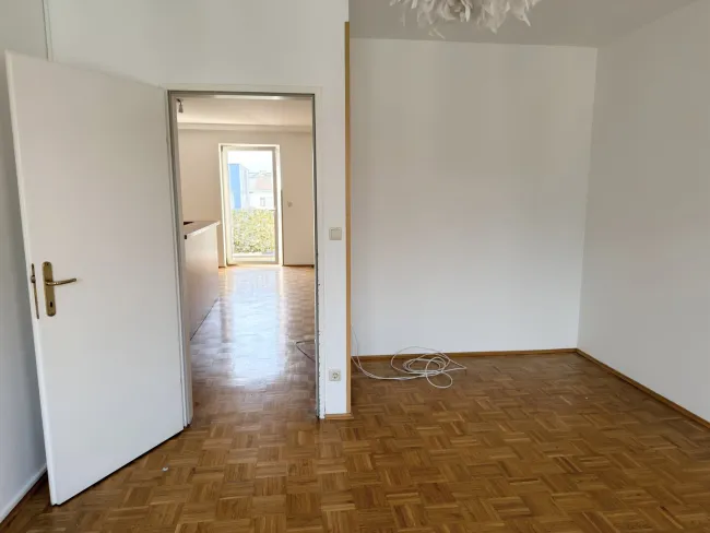 Blick aus Schlafzimmer zu Terrasse Wohnküche