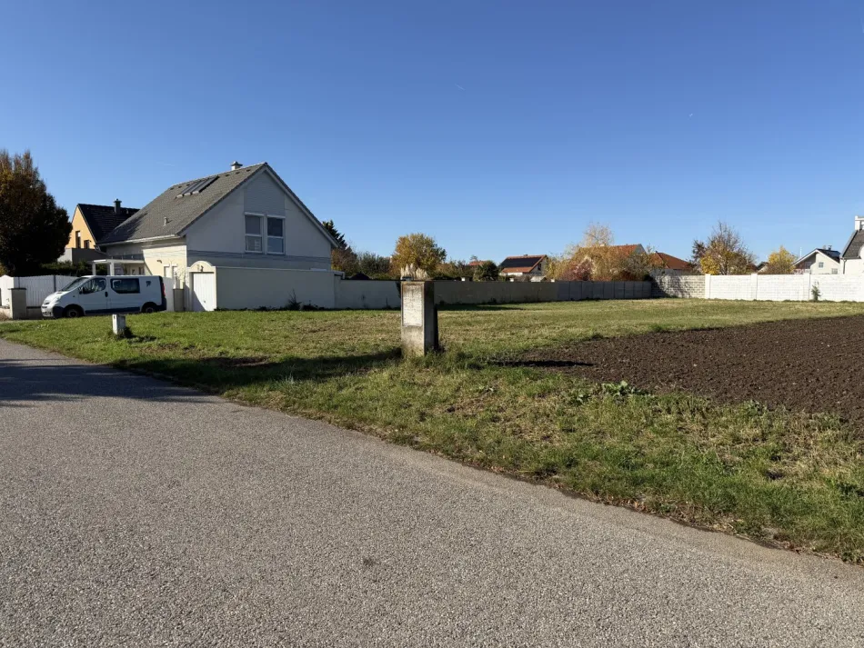 Ruhig gelegener Baugrund in Gattendorf - nur 12 km vom Outletcenter Parndorf entfernt eingebettet in das Autobahnkreuz A4 und A6 - Bild