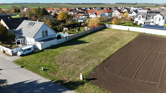 Ruhig gelegener Baugrund in Gattendorf - nur 12 km vom Outletcenter Parndorf entfernt eingebettet in das Autobahnkreuz A4 und A6 - Titelbild