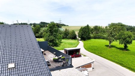 Hochwertige Dachgeschosswohnung mit großer Dachterrasse – Voll möbliert & sofort bezugsbereit