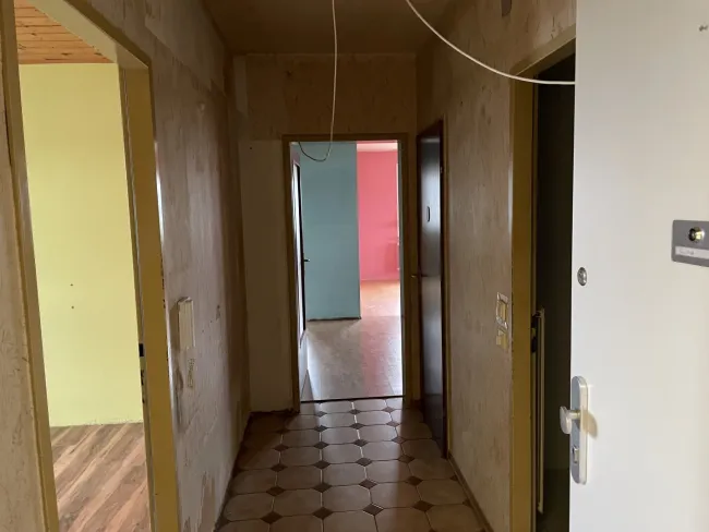 Eigentumswohnung - Renovierungsbedürftig - Bild