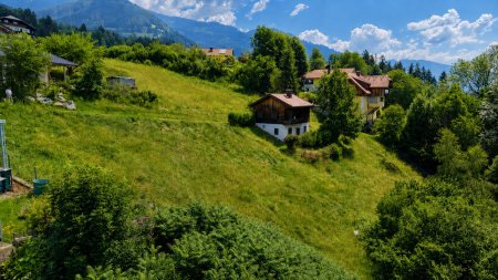 Sonniges Hanggrundstück nahe Millstätter See