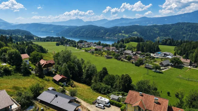 Sonniges Hanggrundstück nahe Millstätter See - Titelbild