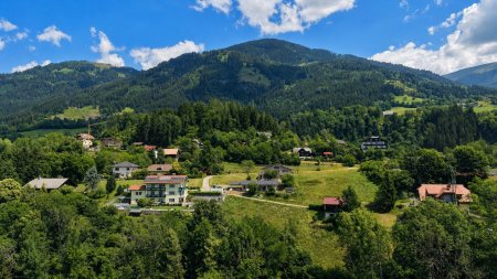 Sonniges Hanggrundstück nahe Millstätter See