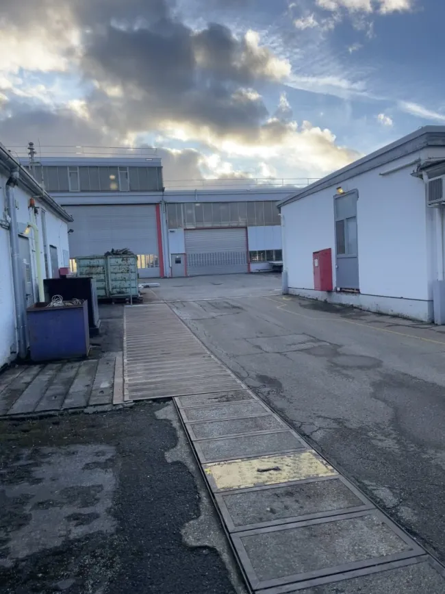 Großzügige Lagerfläche – 232 m² in Attnang-Puchheim - Bild