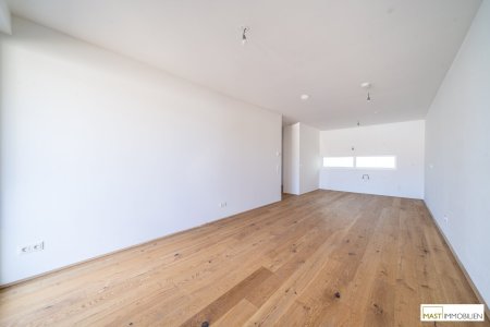 *Hauptbahnhof* 3-Zimmer Familienwohnung mit 12qm Freifläche!