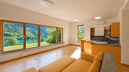 Weitläufige Liegenschaft mit unverbaubarem Seeblick