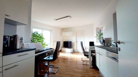 Attraktive Anlegerwohnung mit großem Garten und Carport!