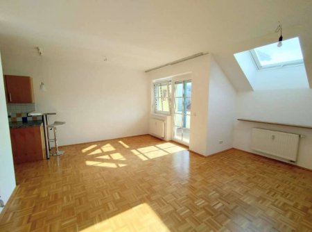 Sonnige 4-Zimmer-Familienwohnung mit Loggia und Traunsteinpanorama