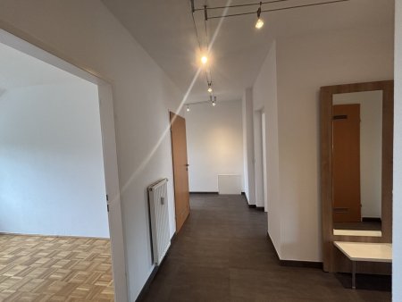 Sonnige 4-Zimmer-Familienwohnung mit Loggia und Traunsteinpanorama