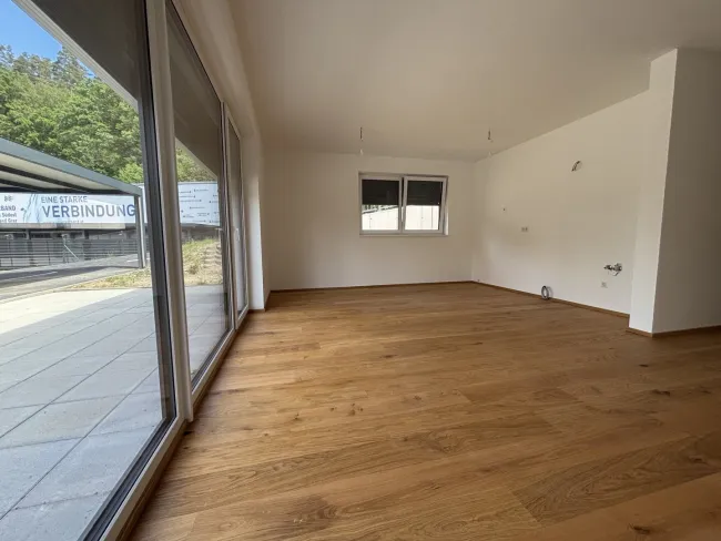 Moderne Erstbezugswohnung mit Garten & Doppelcarport! - Bild