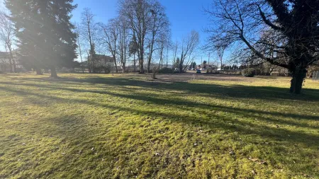 Sonniges Baugrundstück in ruhiger Lage – zentral und bestens angebunden