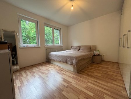 Sonnige Wohnung mit Balkon und Grünblick!