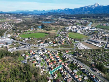 Einzigartiges Grundstück mit Felswand am Stadtrand