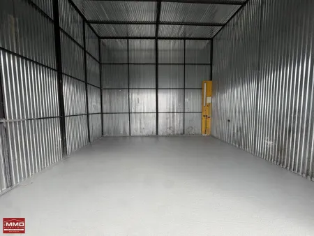 !LAGERBOX MIT 36m², EBENER ZUFAHRT UND HOHER RAUMHÖHE!