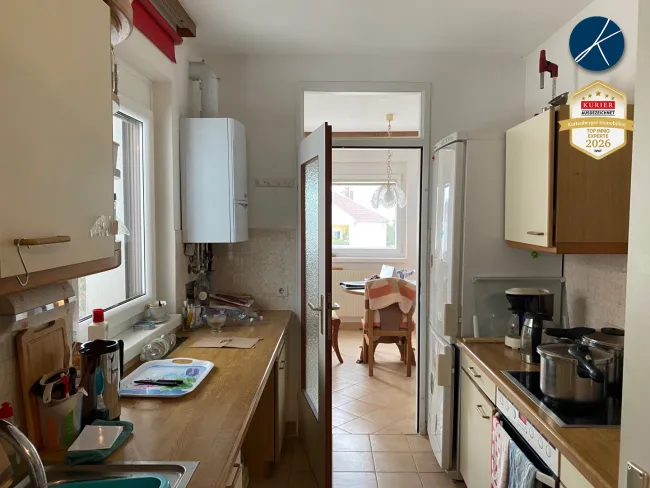 Schnäppchen für Anleger! 2,5 Zimmer Wohnung mit Wohnrecht für jetzigen 85-jährigen Eigentümer zu kaufen! - Bild