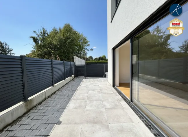 Große südseitige Terrasse