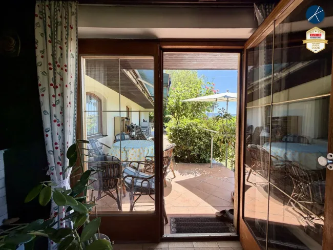 Ausgang zu Terrasse und Garten
