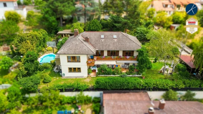 Am Steindl: Einfamilienhaus mit Pool und Panoramablick - Titelbild
