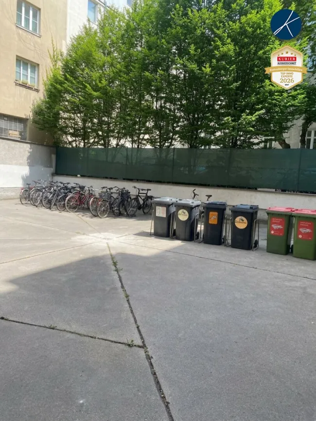 Innenhof mit Fahrradabstellmöglichkeit