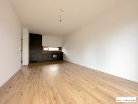 Lichtdurchflutete 2-Zimmer-Wohnung mit Balkon und Stellplatz!